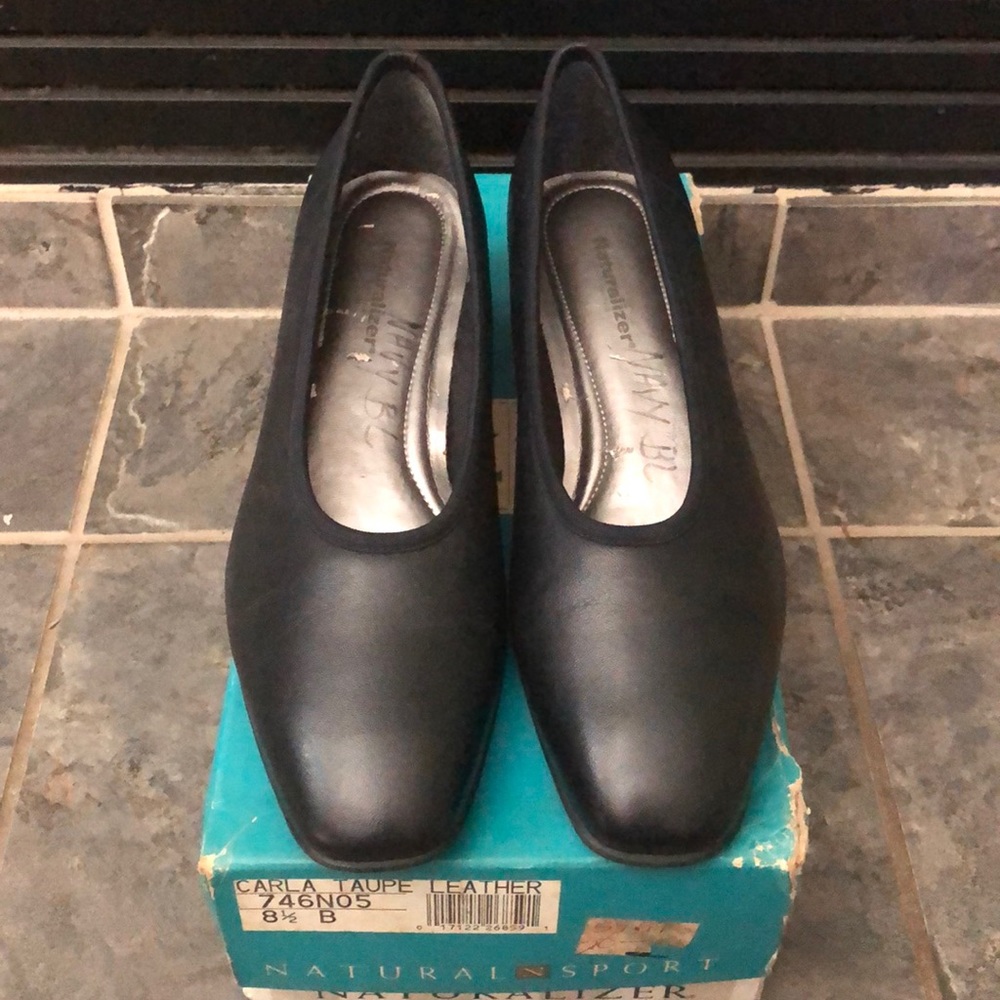 Naturalizer Soft Shoes Classic Pump - Navy Blue